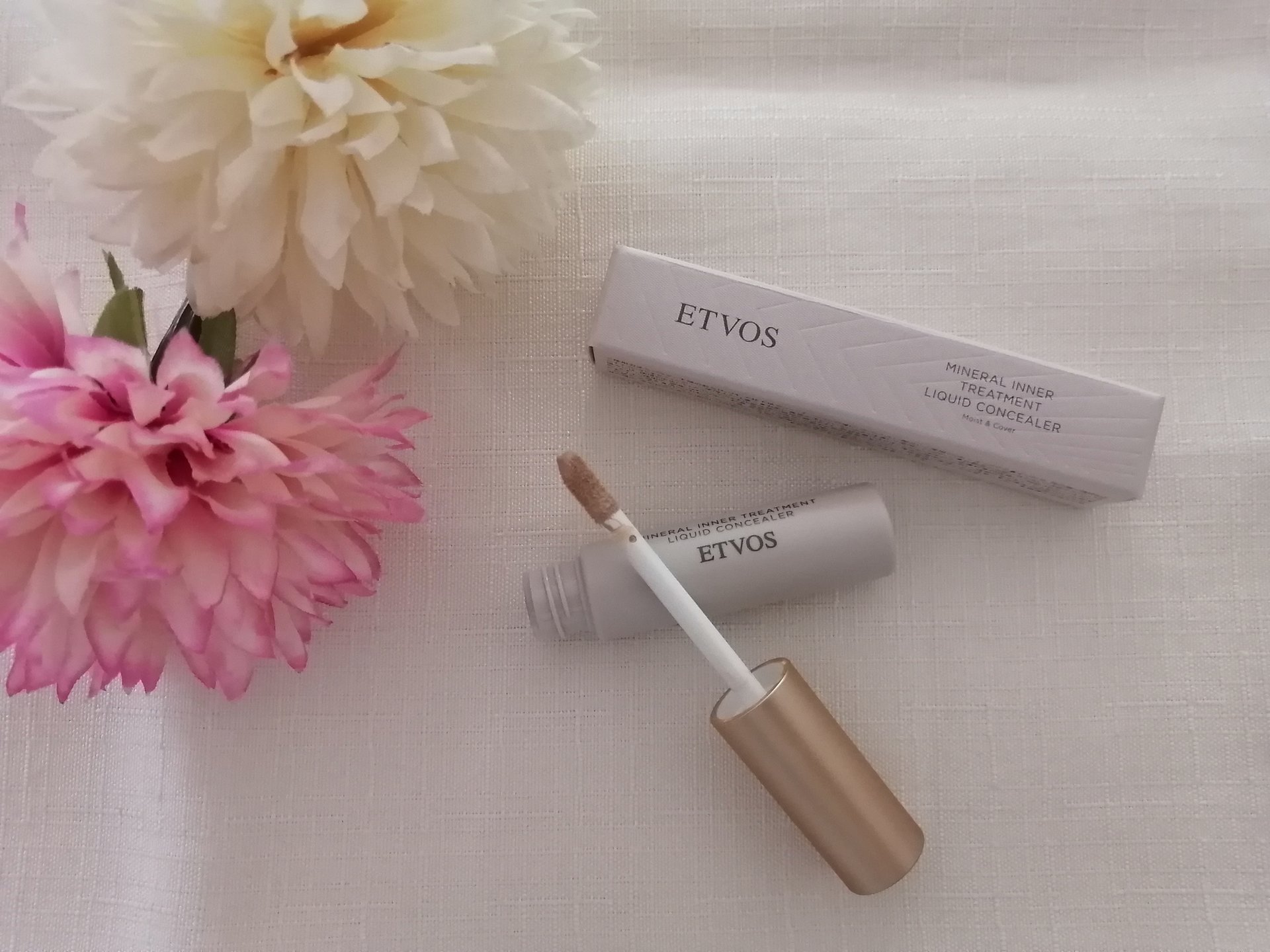 ミネラルインナートリートメントリキッドコンシーラー ナチュラルベージュ/エトヴォス/リキッドコンシーラーを使ったクチコミ（1枚目）