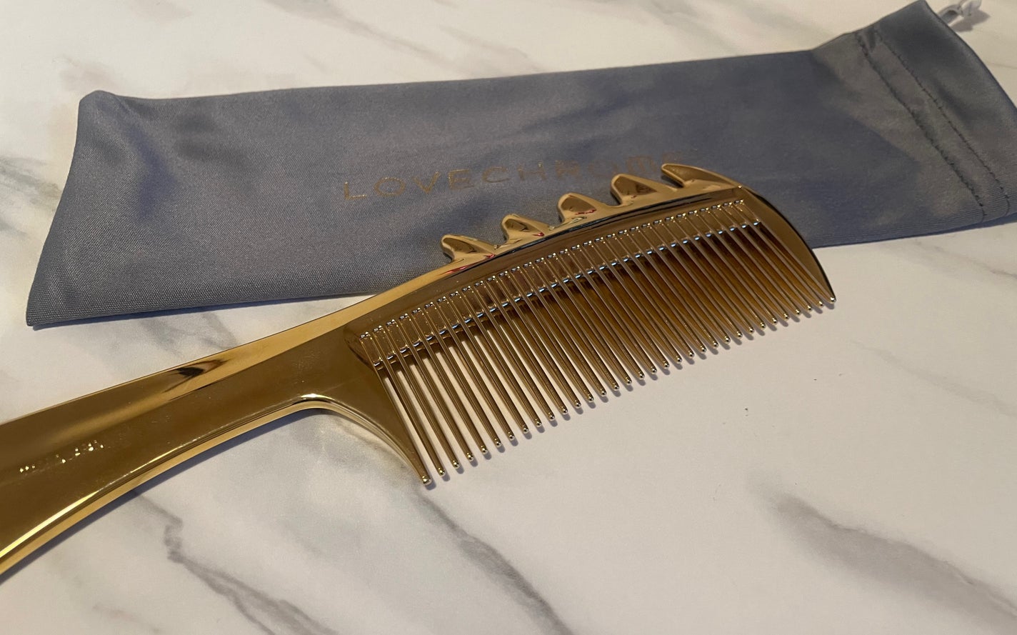 K24GP スカルプカッサ ゴールド/LOVECHROME/ヘアコームを使ったクチコミ(1枚目)