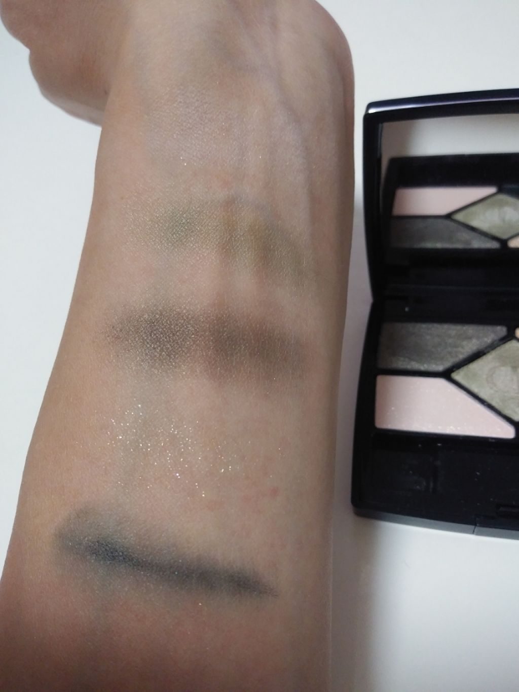 サンク クルール デザイナー/Dior/アイシャドウパレットを使ったクチコミ（2枚目）