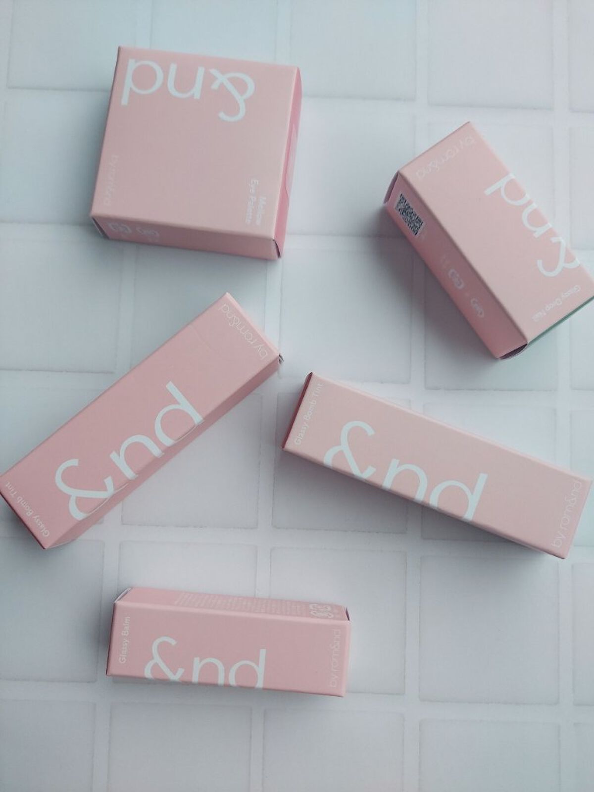 アンドバイロムアンド　グラッシーボムティント/&nd by rom&nd/リップティントを使ったクチコミ（2枚目）