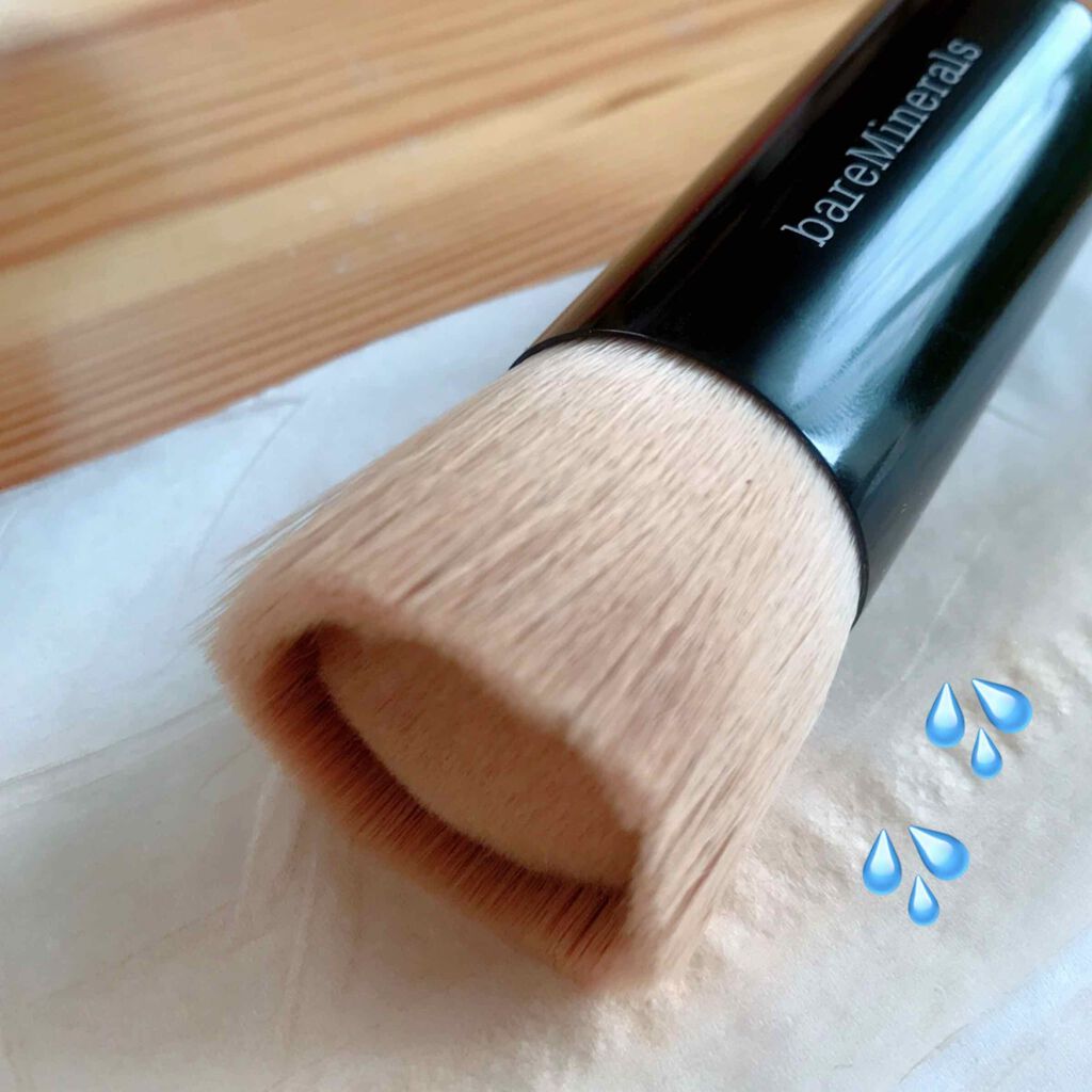 ビューティフル フィニッシュ ブラシ/bareMinerals/メイクブラシを使ったクチコミ（2枚目）