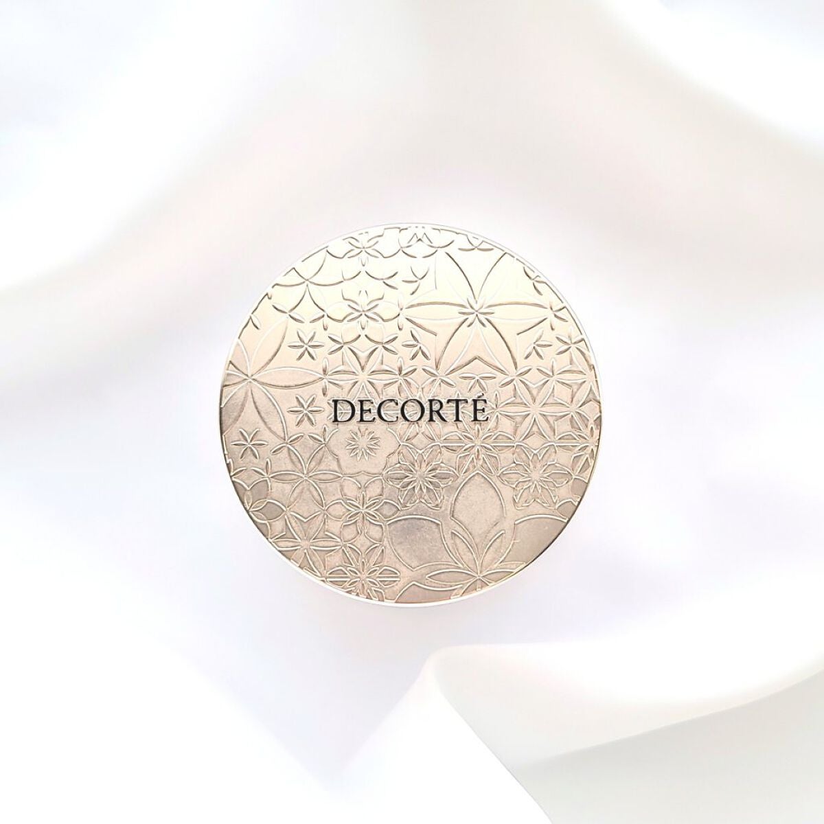 フェイスパウダー/DECORTÉ/ルースパウダーを使ったクチコミ(2枚目)