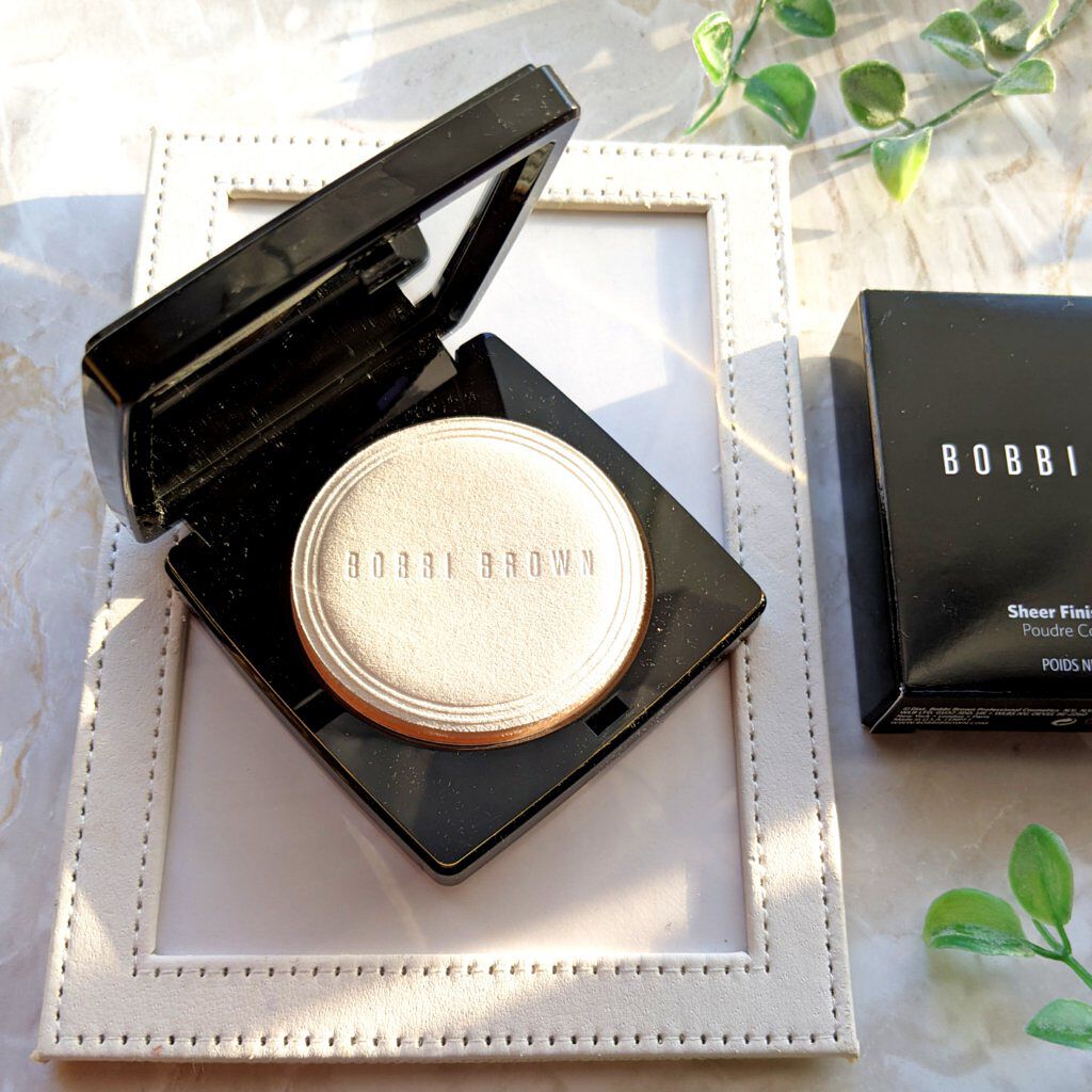シアーフィニッシュ プレストパウダー 11 ソフトポーセリン/BOBBI BROWN/プレストパウダーを使ったクチコミ（3枚目）