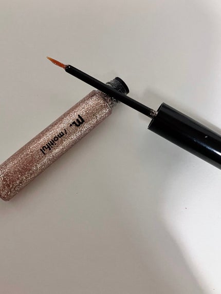 non.. on LIPS 「♥話題の100均グリッターライナー♥moitiful グリッタ..」(2枚目)