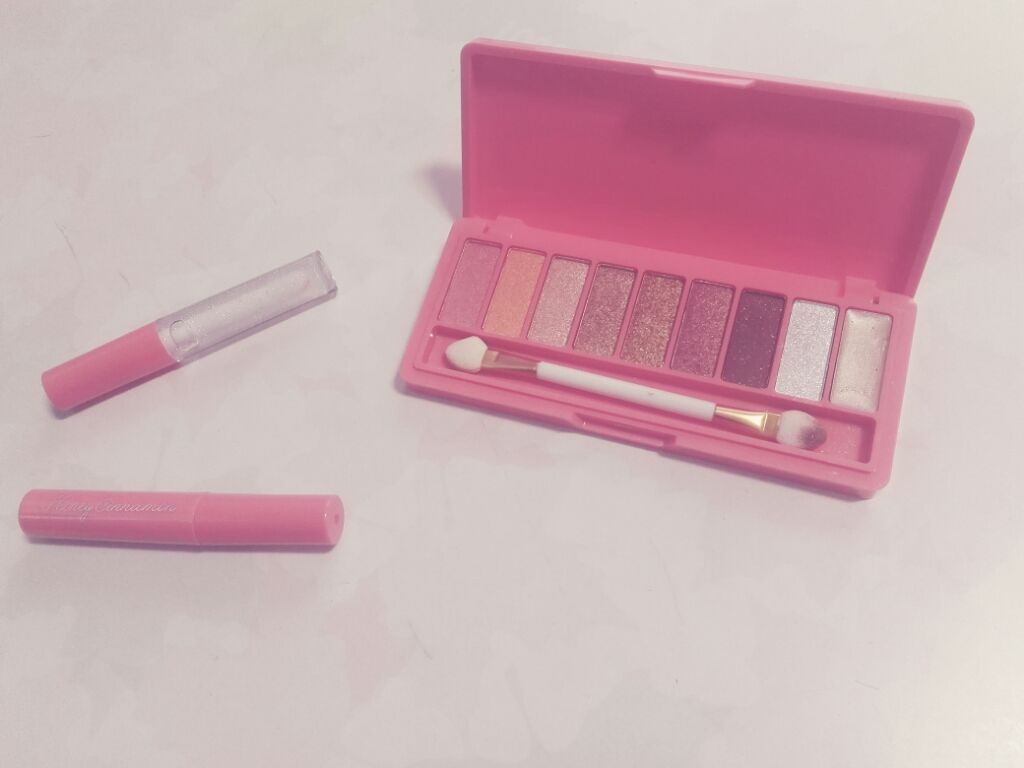 ココフラミンゴ❤ on LIPS 「本の付録!まじサイコー❗いい色だし、きれいにしあがる❗上の付録..」(1枚目)