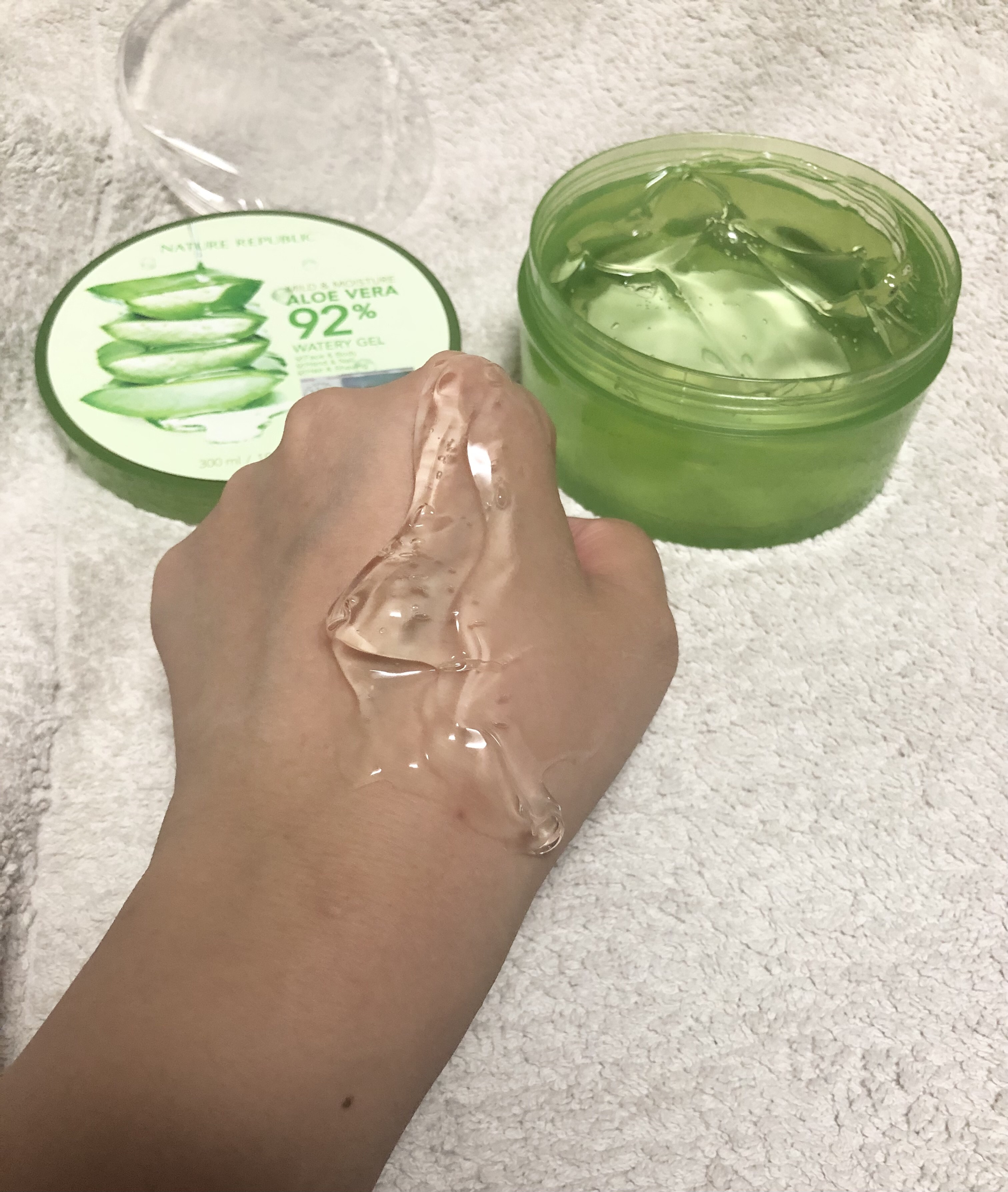 マイルド＆モイスチャーアロエジェル/ネイチャーリパブリック/ボディローションを使ったクチコミ（1枚目）