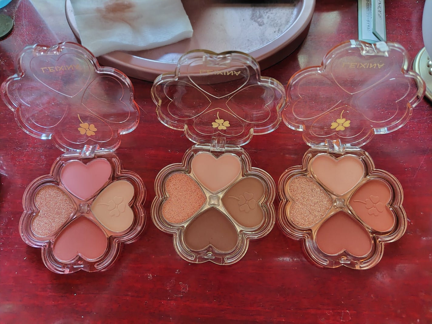 幸せの四葉のクローバー アイシャドウパレット/kiss beauty/アイシャドウパレットを使ったクチコミ(3枚目)