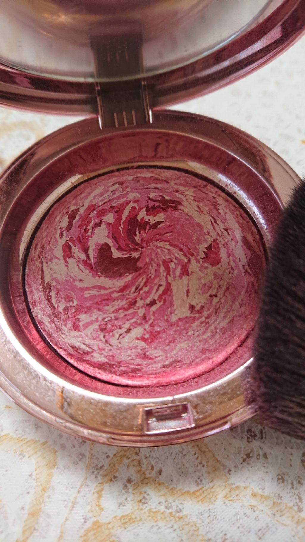 イリュージョングリッタリングブラッシャー/PRIVIA/パウダーチークを使ったクチコミ（3枚目）