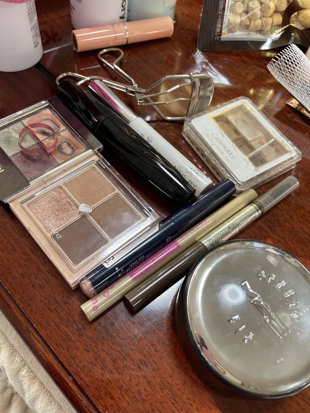 パーフェクトマルチアイズ/キャンメイク/アイシャドウパレットを使ったクチコミ（2枚目）