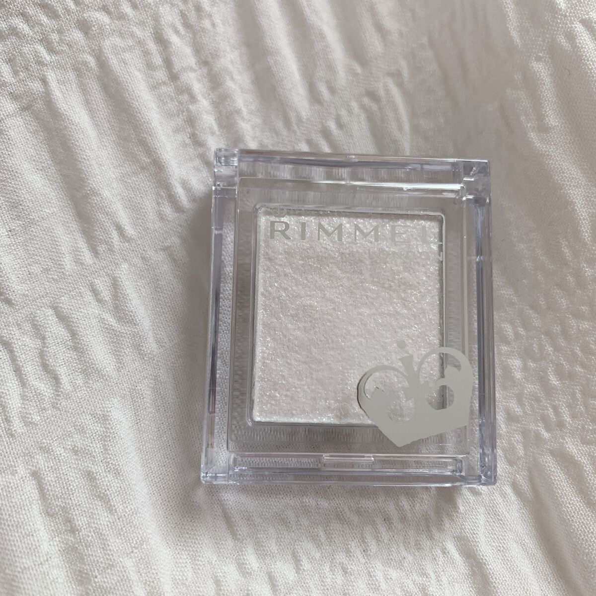 プリズム パウダーアイカラー/リンメル ロンドン/単色アイシャドウを使ったクチコミ（2枚目）