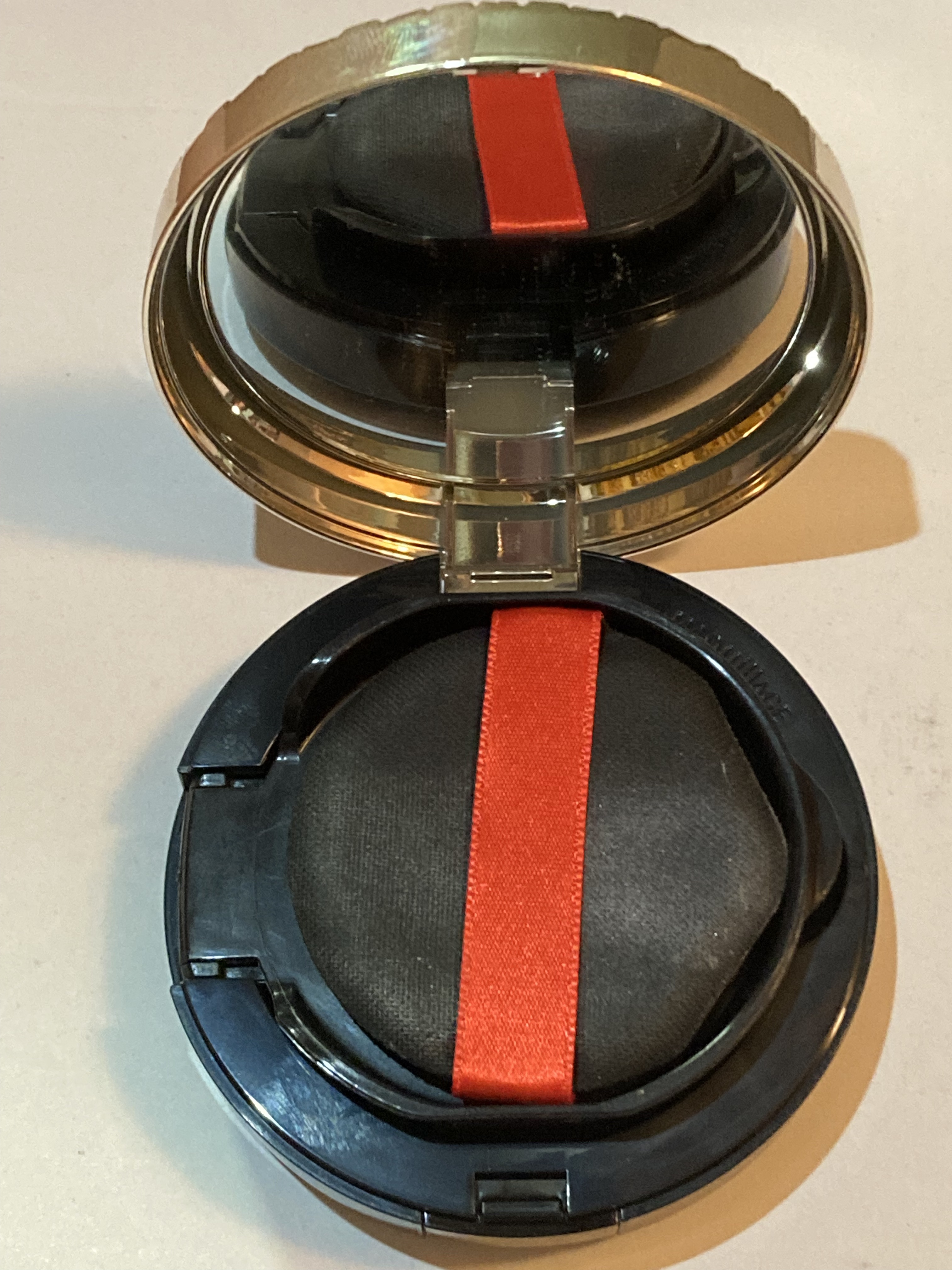 マキアージュ ドラマティックジェリーコンパクトのクチコミ「私のお仕事は在宅ワーカーです。TV電話を使ったりもします。1日中仕事の日は、こちらのマキアージ.....」（2枚目）