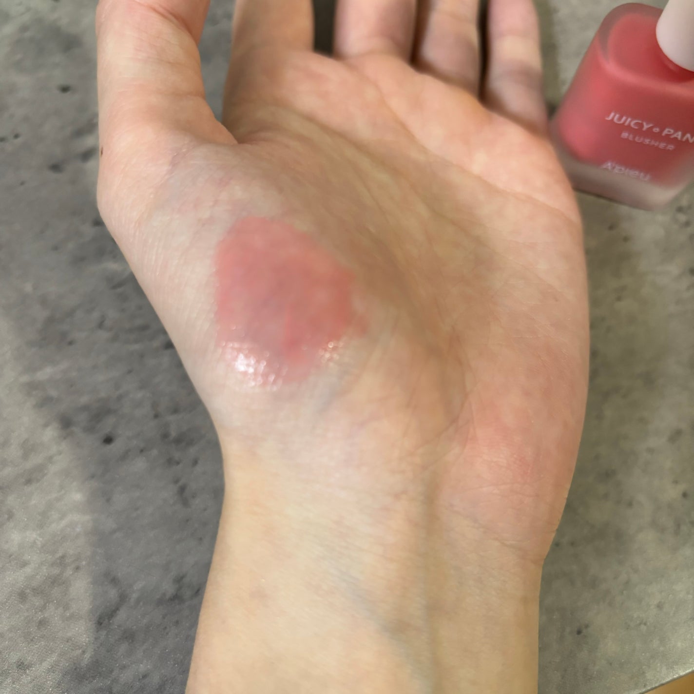 ジューシー パン ウォーター ブラッシャー/A’pieu/リキッドチークを使ったクチコミ(4枚目)