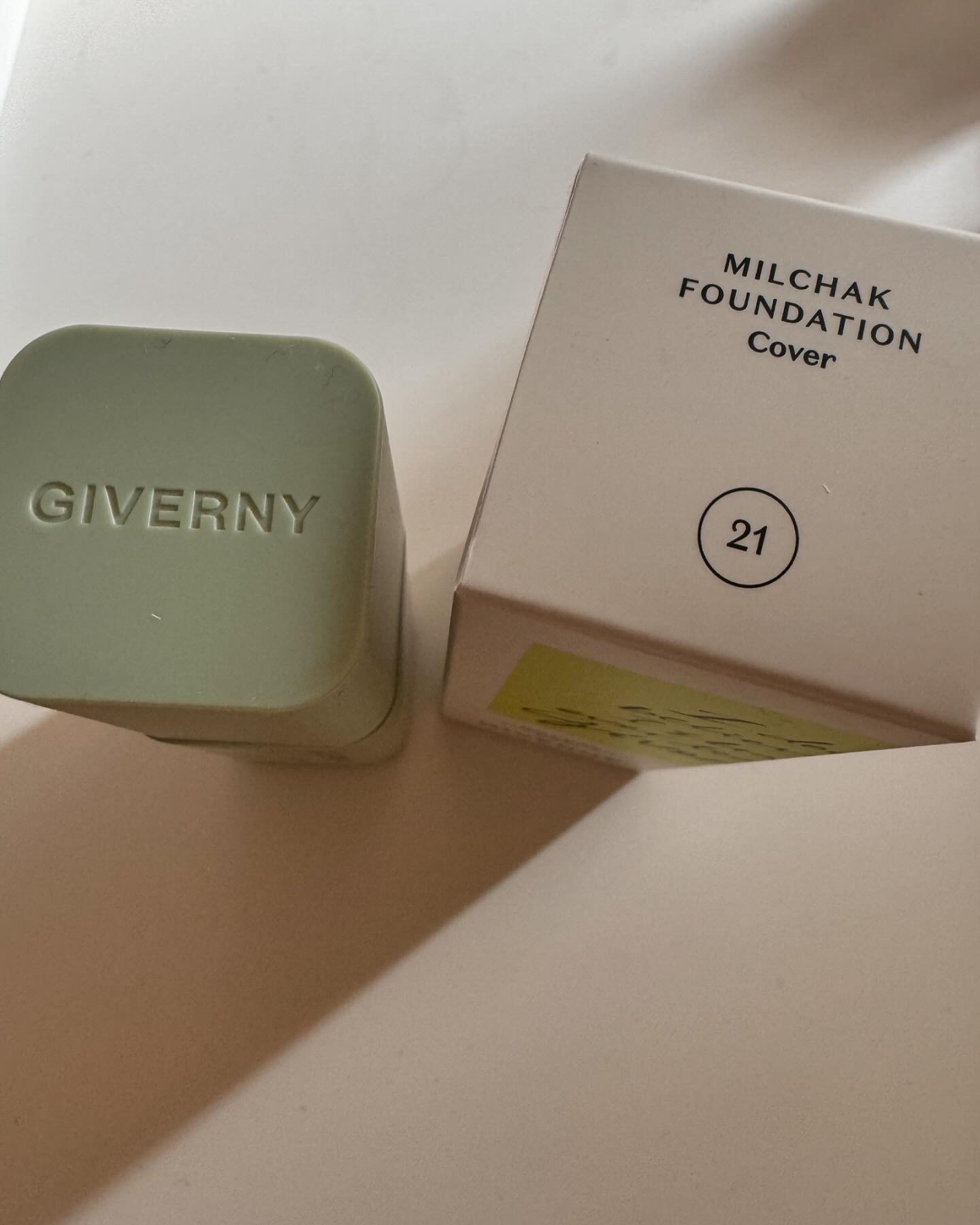 ジヴェルニー 密着カバーファンデーション/GIVERNY/リキッドファンデーションを使ったクチコミ（2枚目）