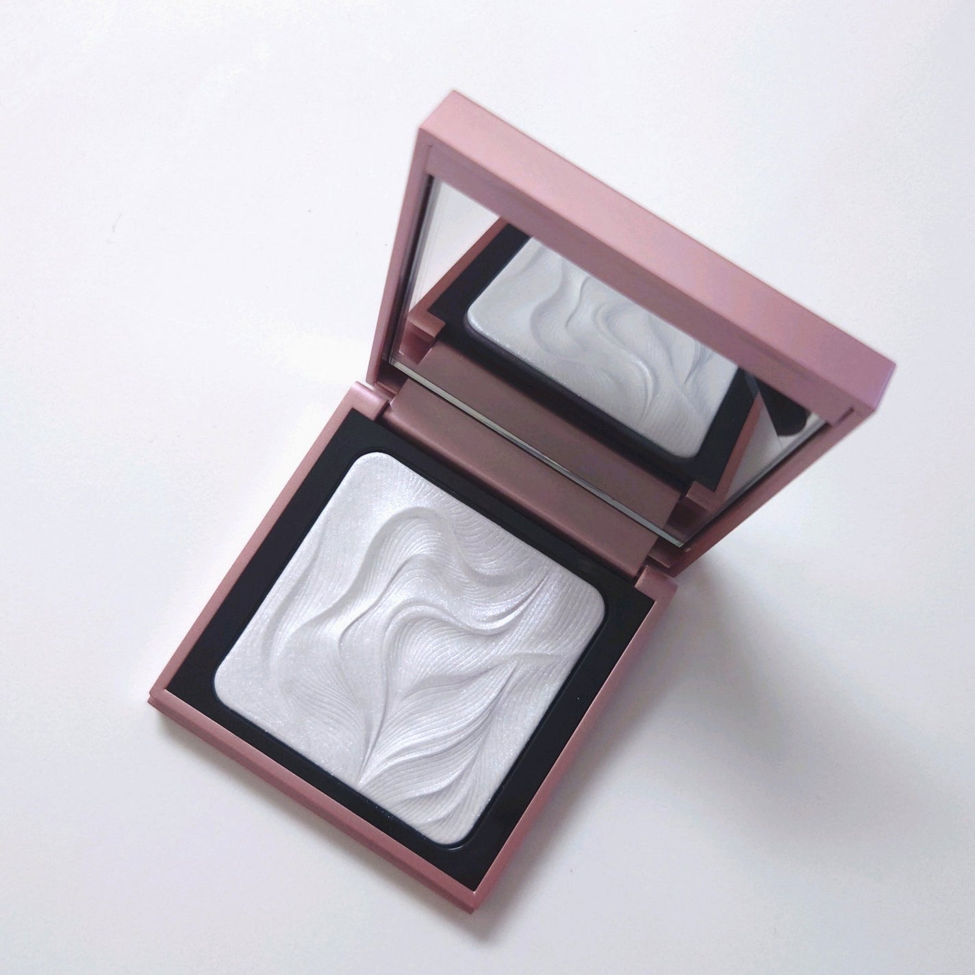 ハイライティング パウダー/BOBBI BROWN/パウダーハイライトを使ったクチコミ(1枚目)