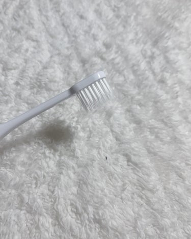 DAISO 歯ブラシのクチコミ「ダイソー購入品^_^
歯ブラシ買ってみた🪥

いつもはシステマ買ってるけどなんか私磨くの強いの.....」（2枚目）