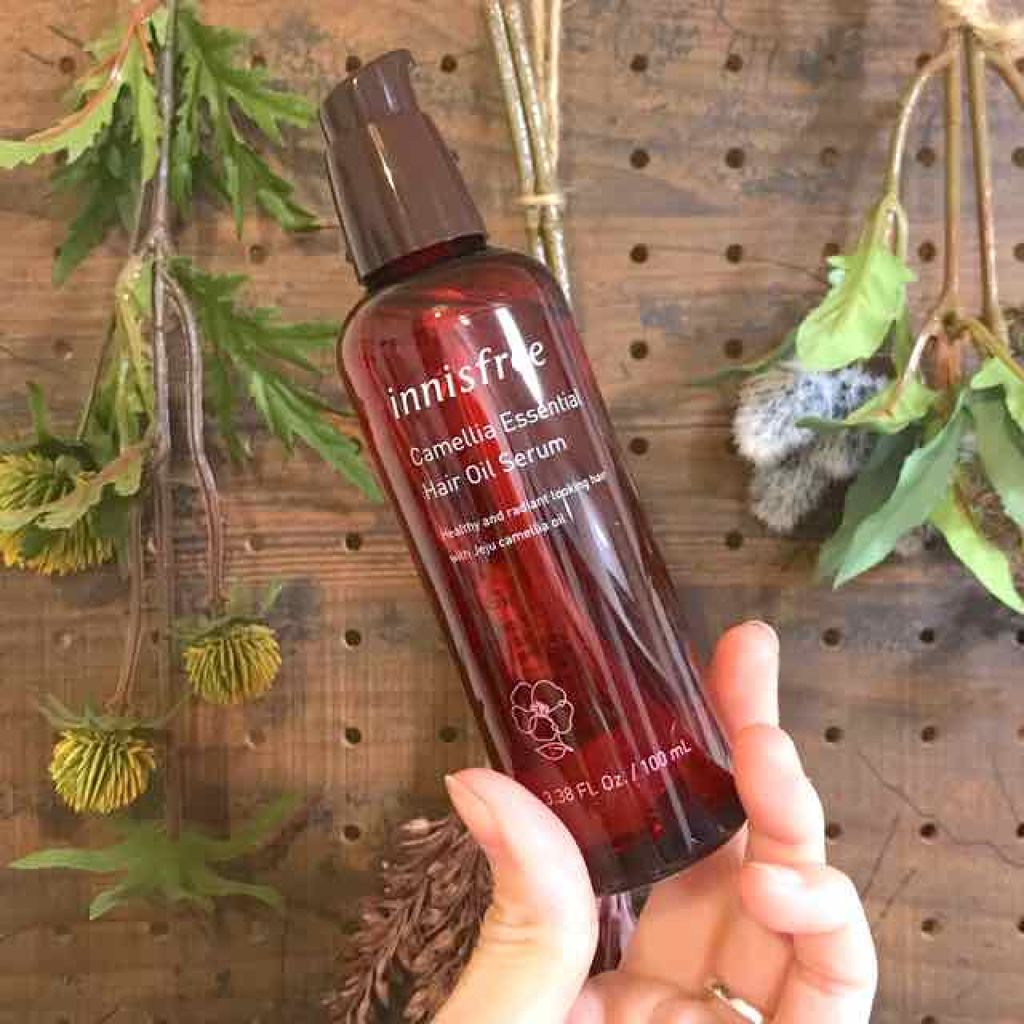 innisfree(イニスフリー)
カメリアエッセンシャルヘアオイルセラム

🔹済州のツバキオイルと発酵ツバキオイルの2重ケアでダメージを受けた髪を健康的に整えてくれるヘアオイルセラムです。

🔹優れた保湿力とリペア効果を持った済州のツ