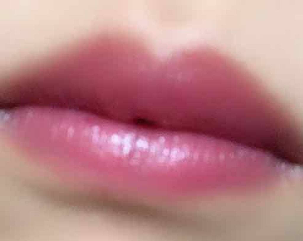 38°C / 99°F リップトリートメント (リップ美容液)/UZU BY FLOWFUSHI/リップケアを使ったクチコミ（3枚目）