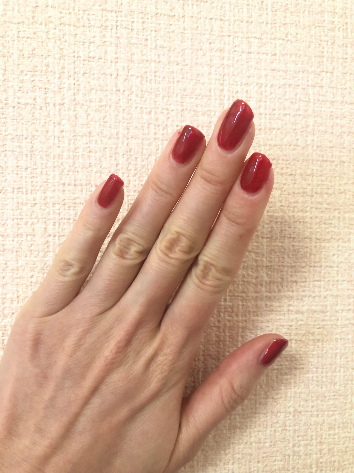 chicca 特殊メイクさんの偏愛美容 on LIPS 「新年に向けて#お正月ネイル💅シンプルにただのRedのワンカラー..」(1枚目)