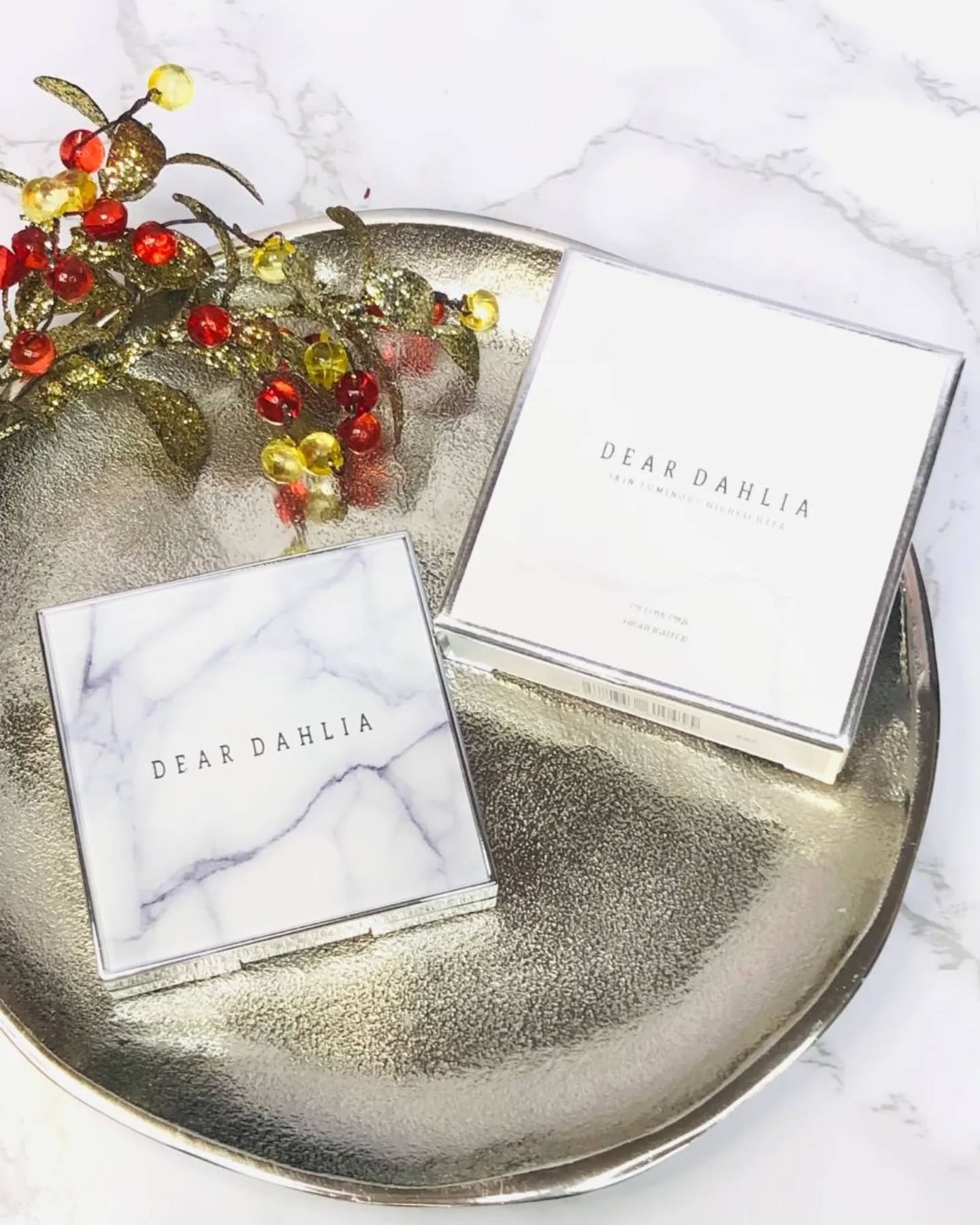 スキンルミナスハイライター/DEAR DAHLIA/パウダーハイライトを使ったクチコミ（2枚目）