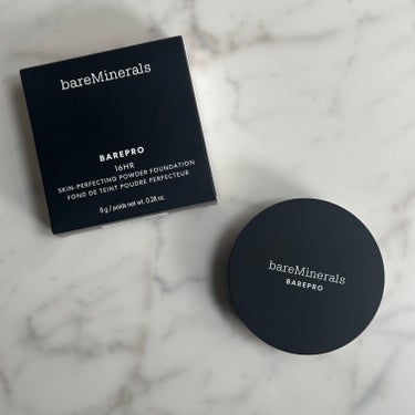 bareMinerals ベアプロ 16HR パウダー ファンデーションのクチコミ「
軽い仕上がりなのに高カバーが続く効果が期待できるファンデーション✨

色はフェア 15 ニュ.....」（1枚目）