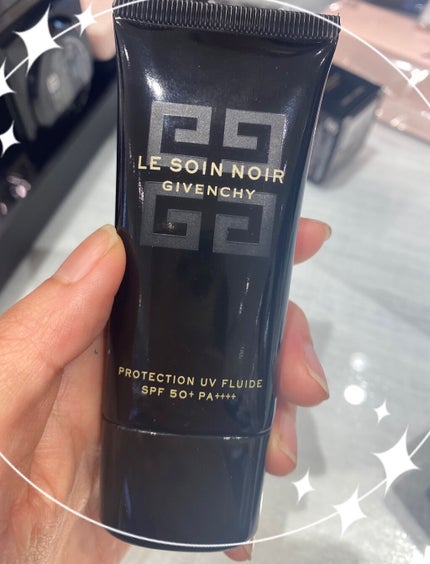 GIVENCHY ソワン ノワール UV フルイドのクチコミ「GIVENCHY
ソワン ノワール UV フルイド
ブラックのスキンケアラインがGIVENC.....」(1枚目)