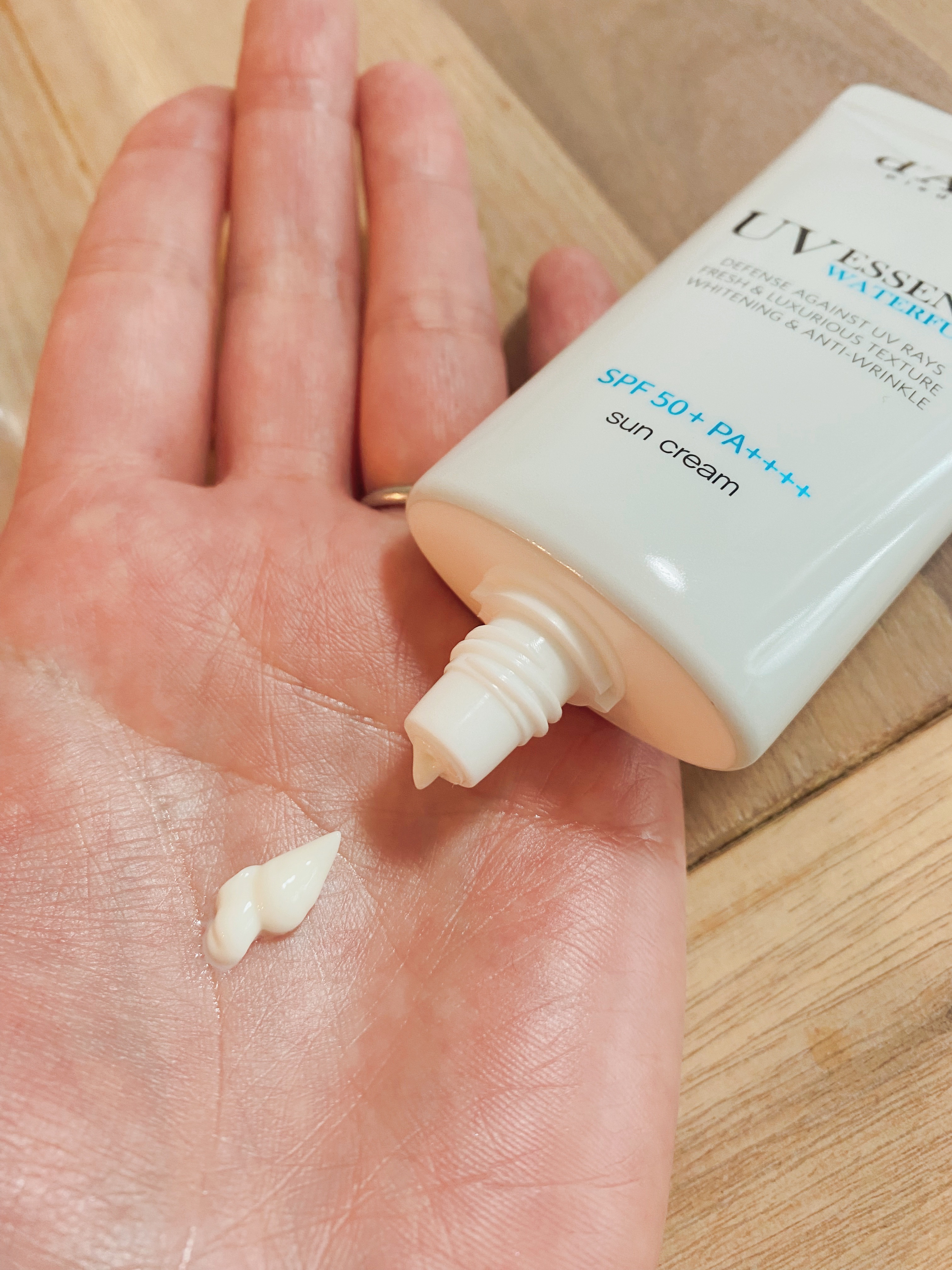 ウォータフルトーンアップサンクリーム/ダルバ/日焼け止めクリームを使ったクチコミ（3枚目）