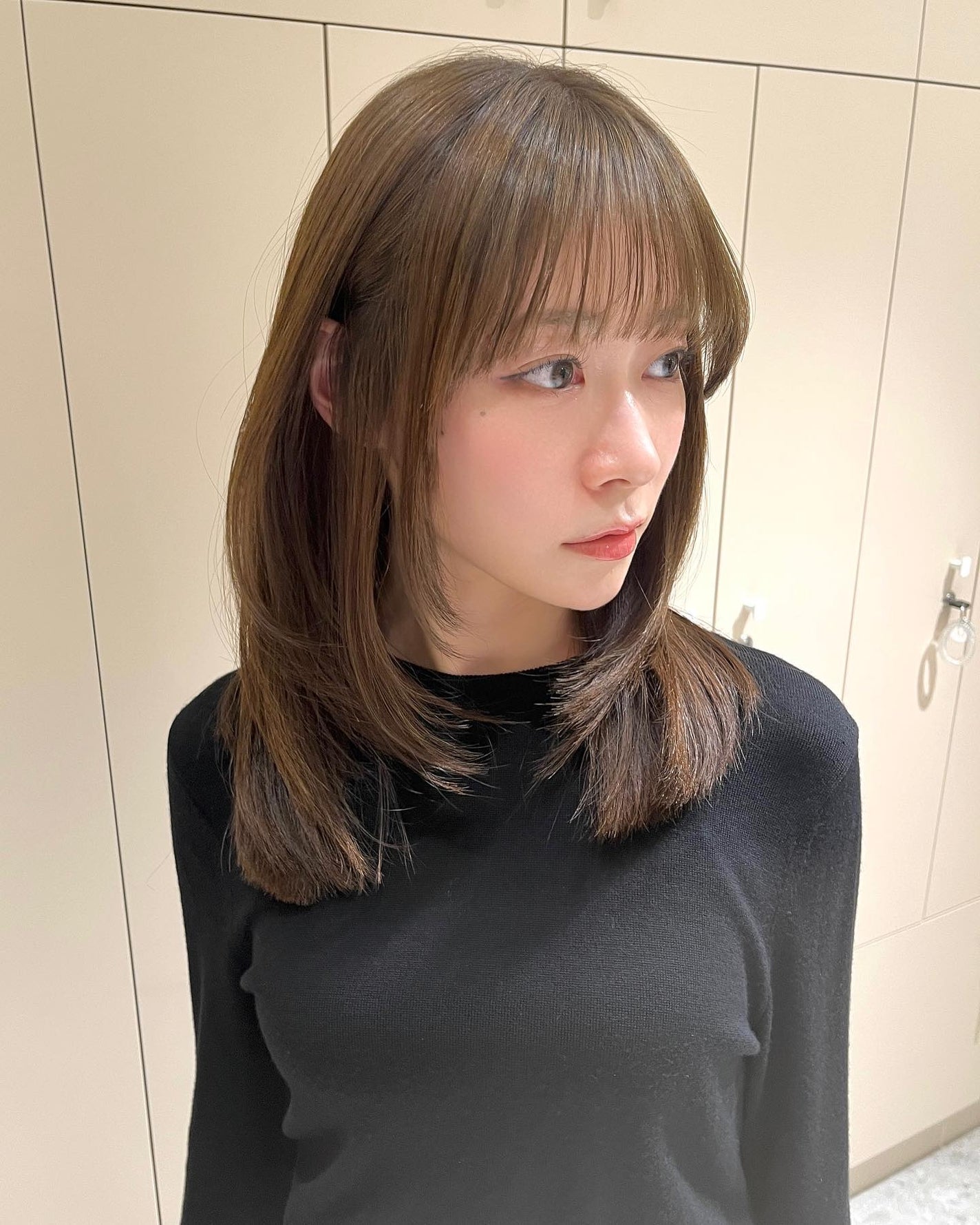 HARUNA on LIPS 「柔らかいレイヤースタイル✨セミロングのレイヤーに😘全体は低めの..」(3枚目)