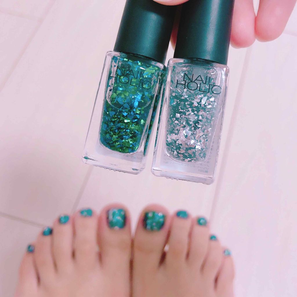 ネイルホリック パーティーフレーク SV026/ネイルホリック/マニキュアを使ったクチコミ（1枚目）