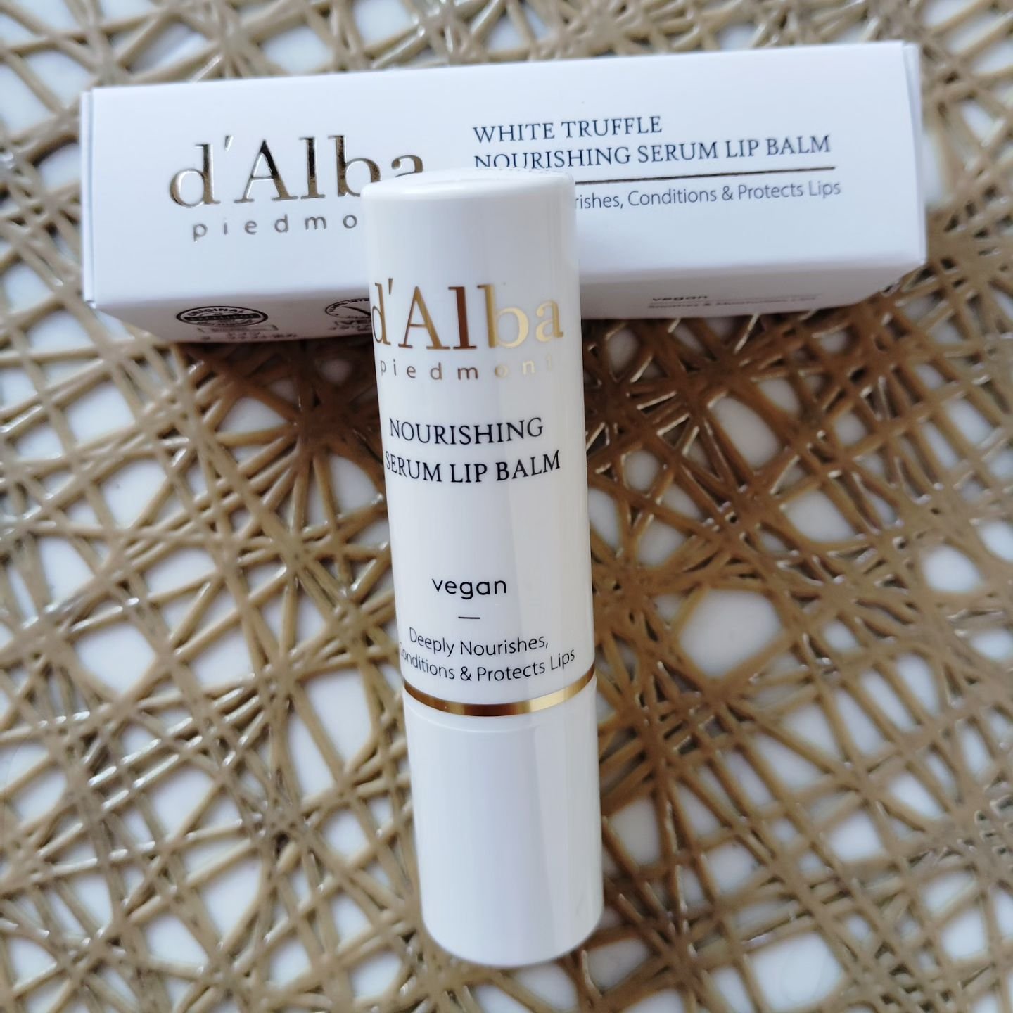ホワイトトリュフナリシングセラムリップバーム/ダルバ/リップバームを使ったクチコミ（1枚目）