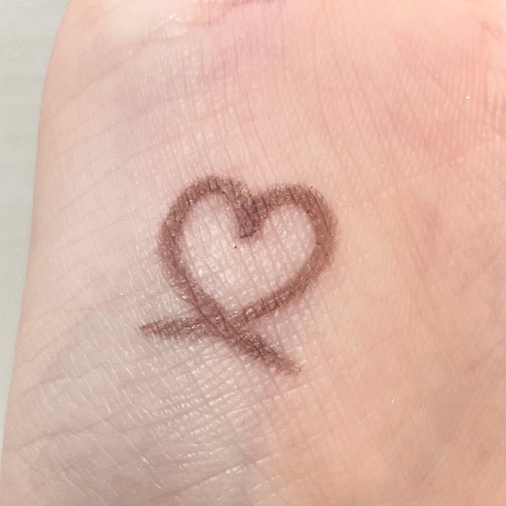 Visée ブラウンズ クリーミィペンシルのクチコミ「\もっと知られてても良くない？/

今回は隠れた名品アイライナーを紹介します！

ෆ‪┈┈┈┈.....」（2枚目）