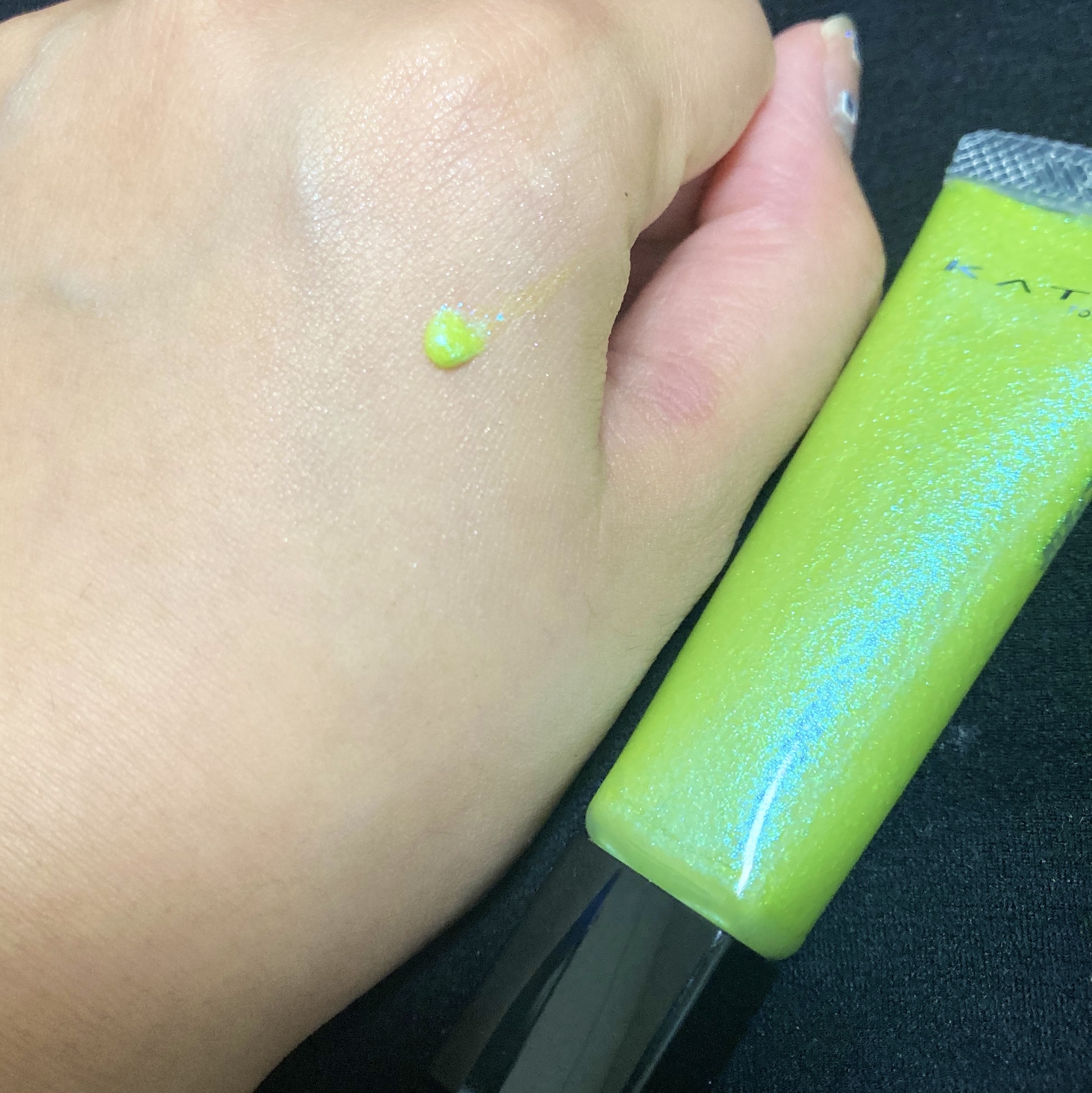 ケイト ミラージェルシャドウ EX-2 路地裏メリーゴーラウンド(グリーンカラー×ブルーラメ) (限定) 10g/KATE/ジェル・クリームアイシャドウを使ったクチコミ（3枚目）