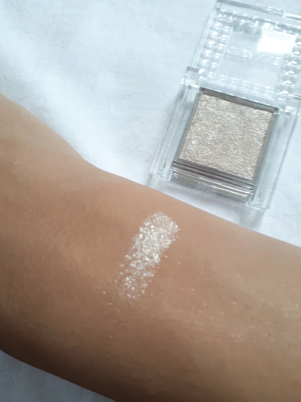 トーンアップアイシャドウ/CEZANNE/アイシャドウパレットを使ったクチコミ（3枚目）