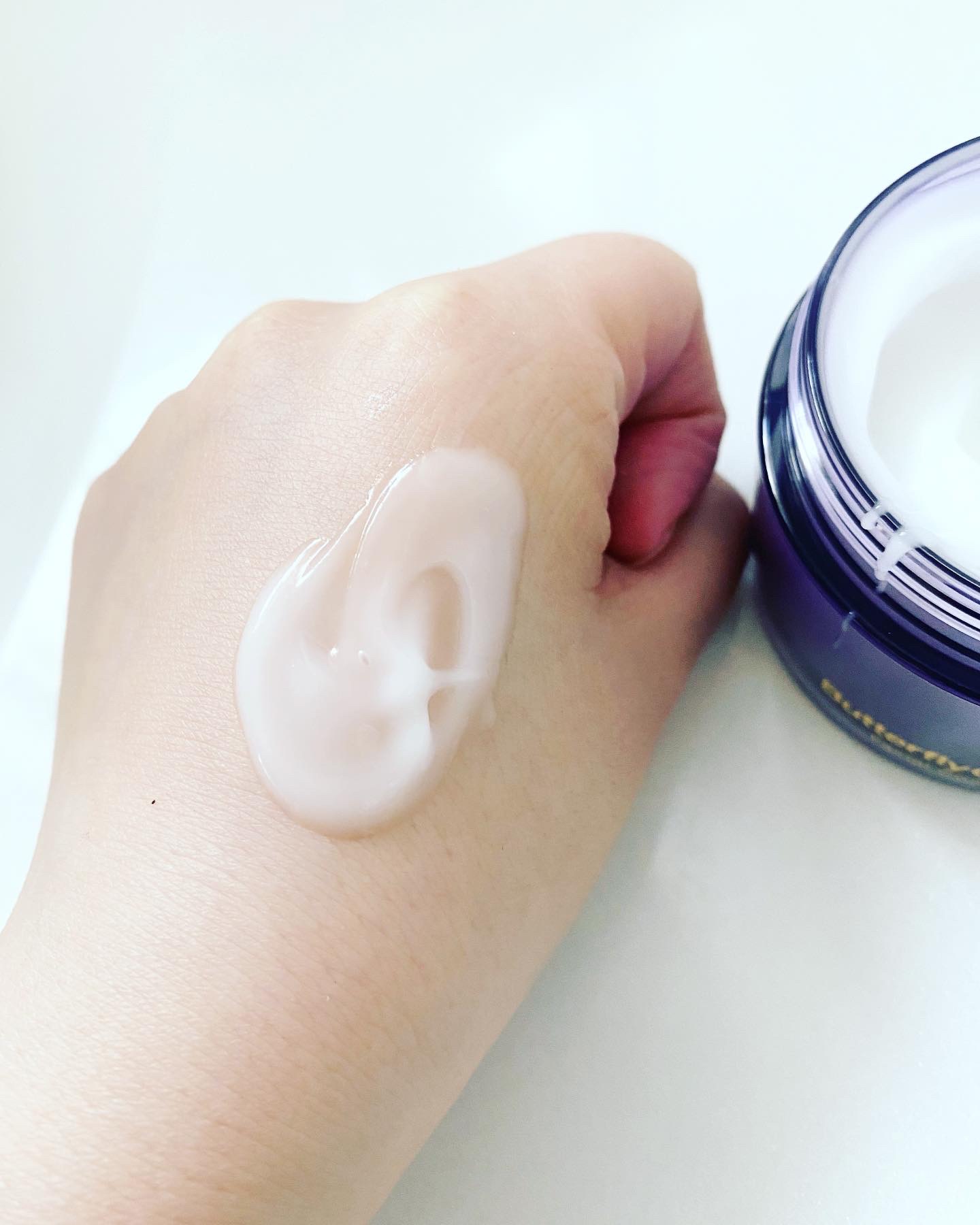 バタフライクイーン ゴールドエクストラ/フェイシャルコスメティック研究所/オールインワン化粧品を使ったクチコミ（3枚目）