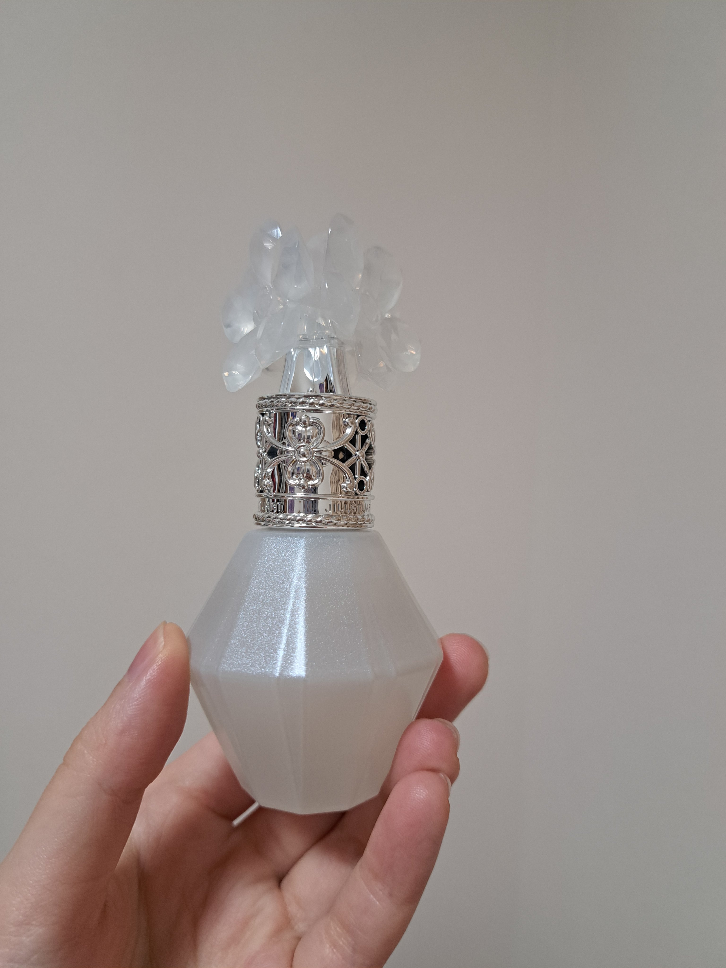 クリスタルブルーム スノー パフュームド ヘアミスト/JILL STUART/ヘアミストを使ったクチコミ（1枚目）