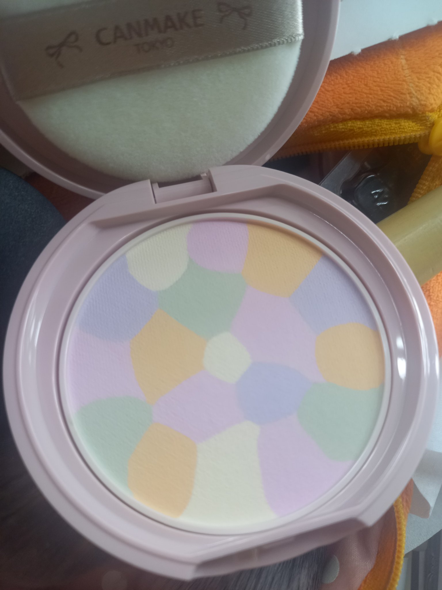 マシュマロフィニッシュパウダー　～Abloom～/キャンメイク/プレストパウダーを使ったクチコミ（2枚目）