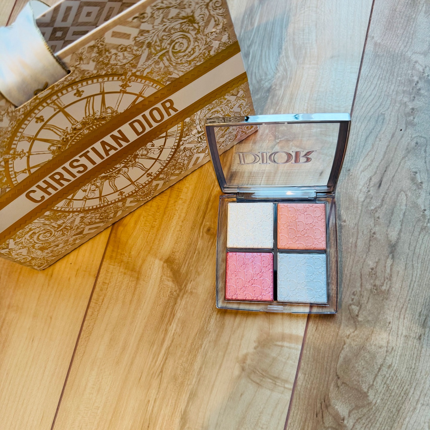 ディオール バックステージ フェイス グロウ パレット/Dior/ハイライトを使ったクチコミ（2枚目）