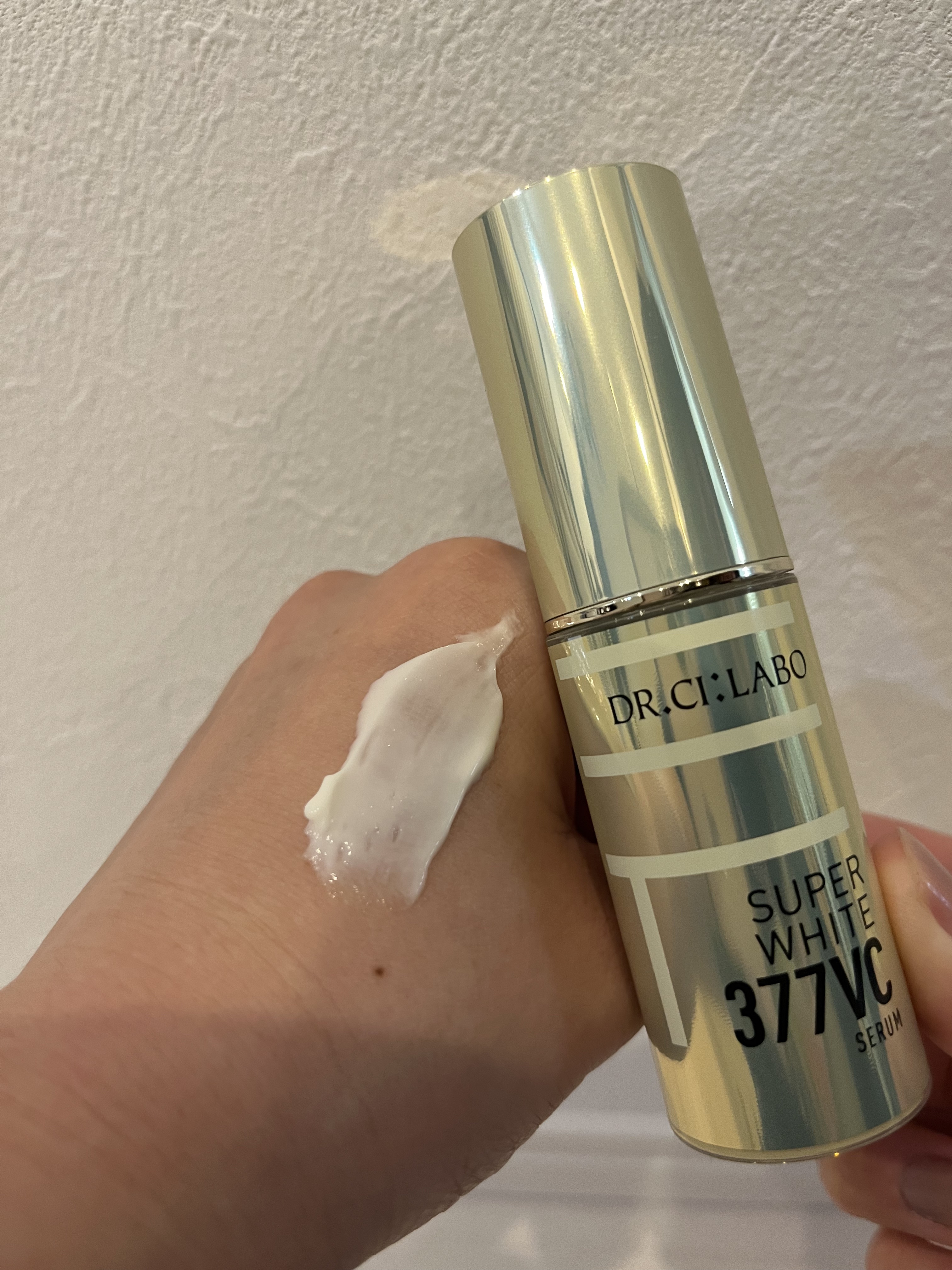 ドクターシーラボⓇ スーパーホワイト377VCのクチコミ「⚪️DR.CI：LABO SUPER 377VC WHITE

リピート2本目🤍

冬でもしっ.....」（2枚目）