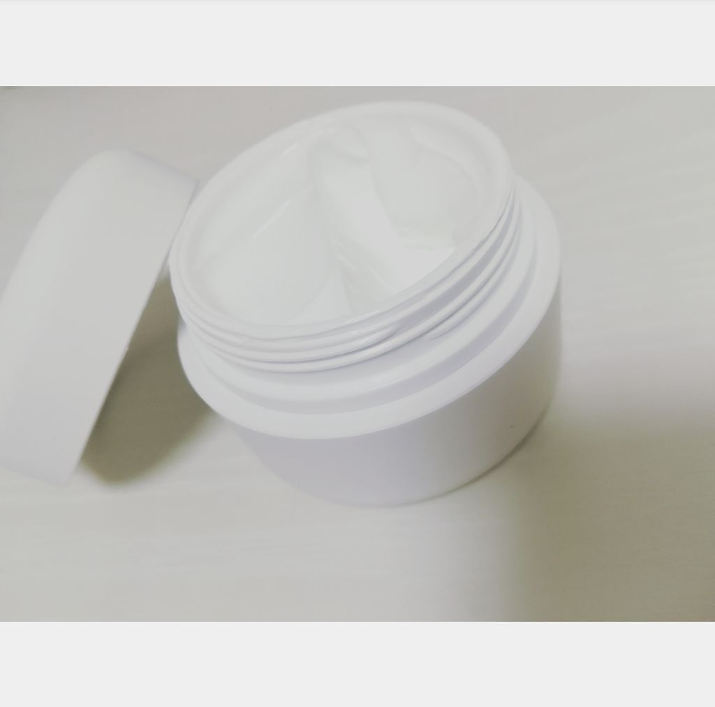 WHITE MILK CREAM/3CE/フェイスクリームを使ったクチコミ(2枚目)