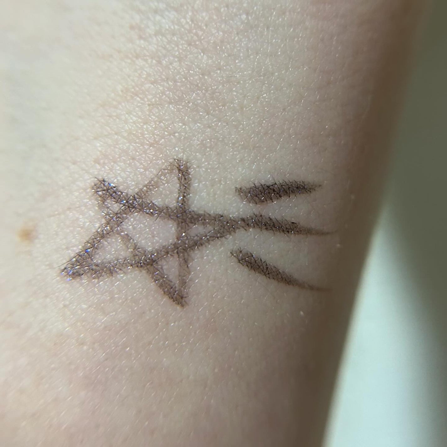 シルキーリキッドアイライナーWP/D-UP/リキッドアイライナーを使ったクチコミ(4枚目)