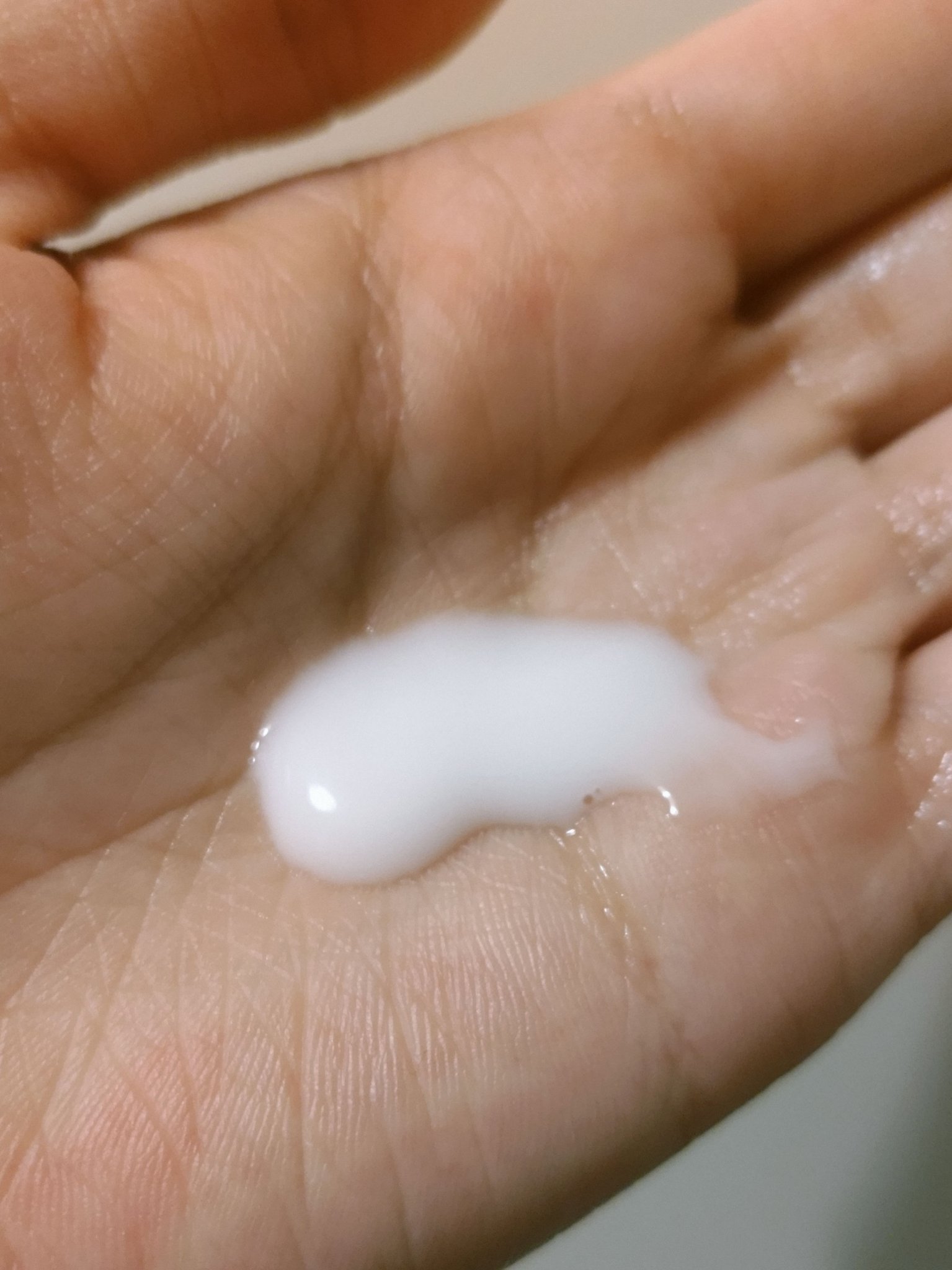 アテニア ブライトインセプションのクチコミ「アテニア　ブライトインセプション#提供
アテニア様から現品をいただきました。
VOCE　月間コ.....」（3枚目）