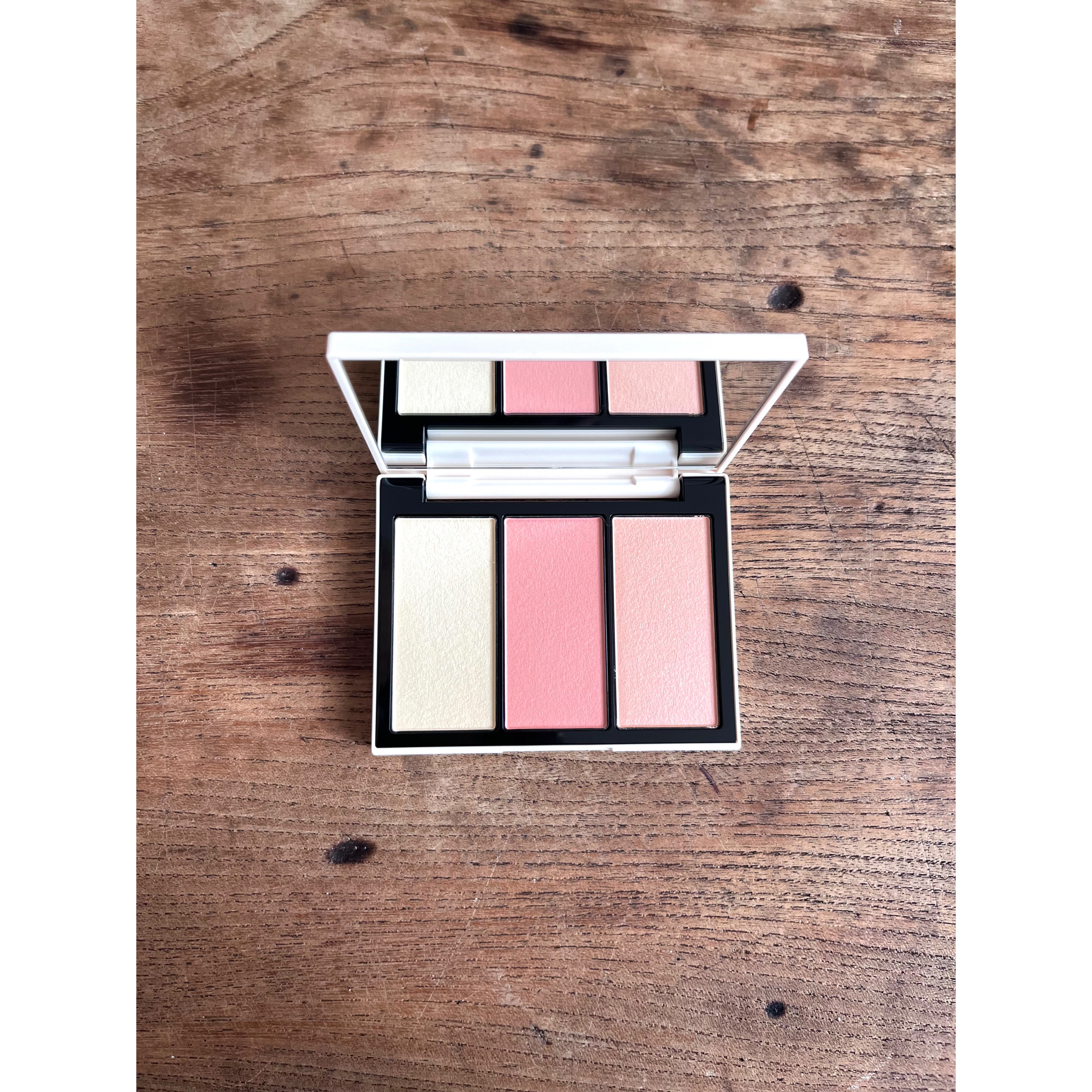 フェイス スタイリスト/SNIDEL BEAUTY/アイシャドウパレットを使ったクチコミ（2枚目）