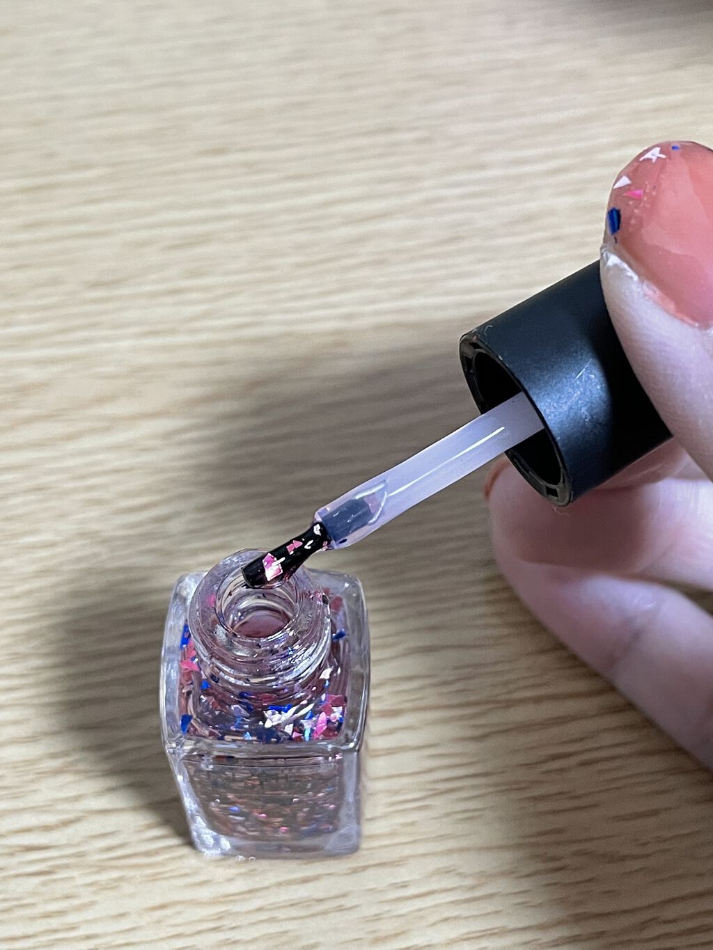 ネイルホリック パーティーフレーク SP020/ネイルホリック/マニキュアを使ったクチコミ（2枚目）