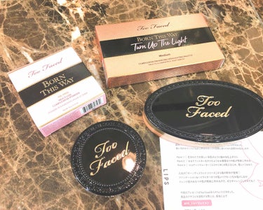 ボーン ディス ウェイ マルチユース コンプレクション パウダー/Too Faced/パウダーファンデーションを使ったクチコミ（2枚目）