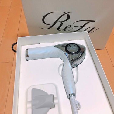 ReFa BEAUTECH DRYER
リファビューテック ドライヤー

MOIST→冷風

使ってから2週間ほど経過して、乾かしたあとのパサつきや広がりが前ほど気にならなくなってきました。
朝も落ち着