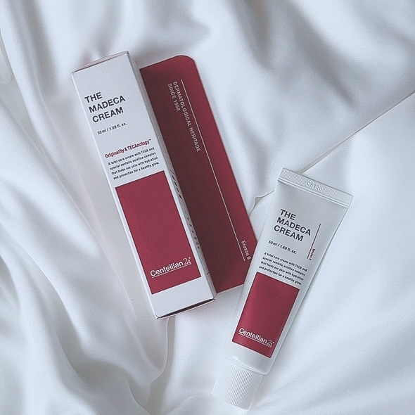 
【センテリアン24 ザマデカクリーム】

1本は持っときたい お守り的クリーム！

クリーム自体は全然重くないけど、しっかり保湿されるし肌がピリついたり（調子悪いってことかな？）した時にも、これはフツーに使えるし、個人的にはこれ使うと肌が