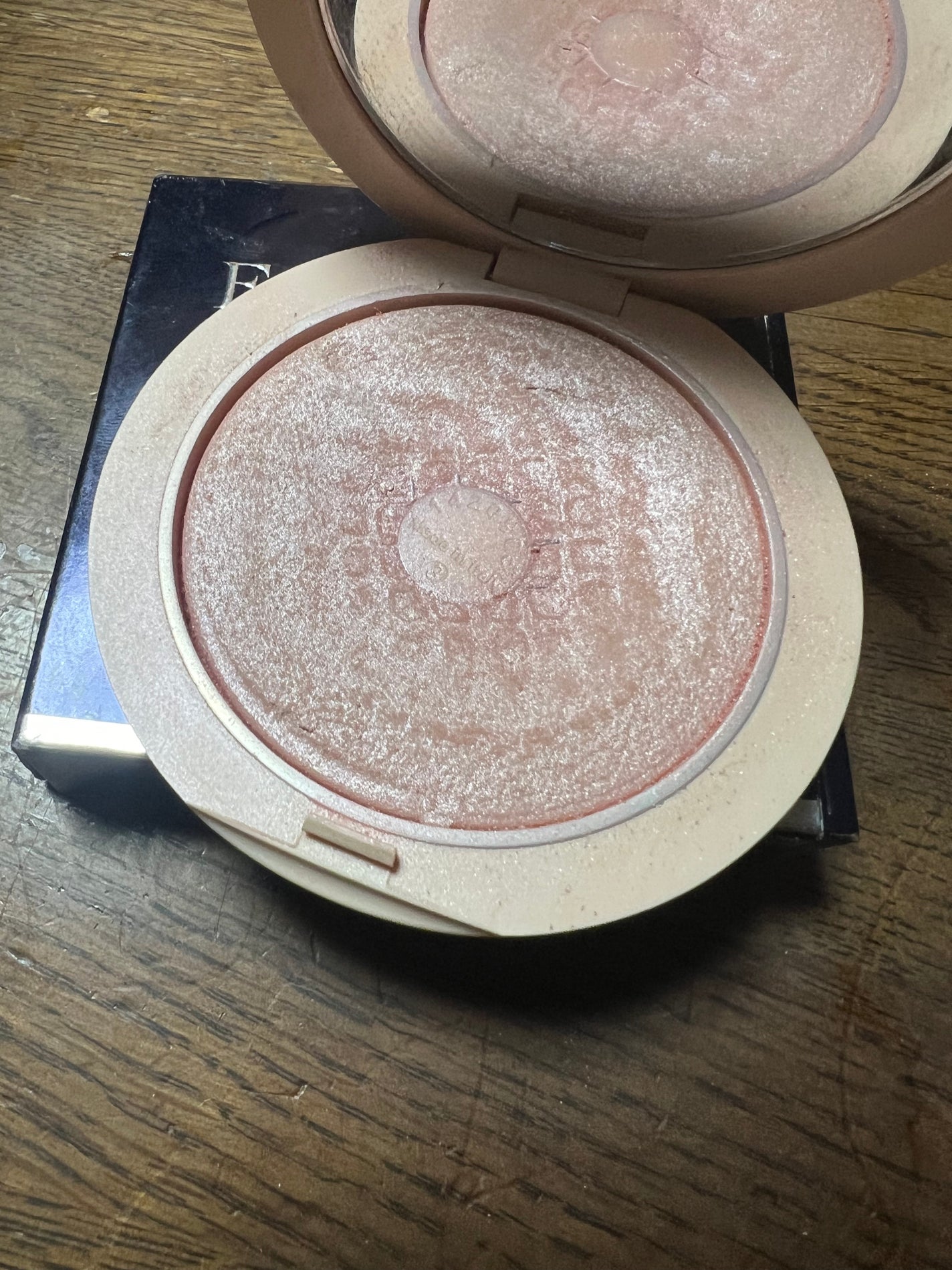 ディオールスキン フォーエヴァー クチュール ルミナイザー/Dior/プレストパウダーを使ったクチコミ(1枚目)
