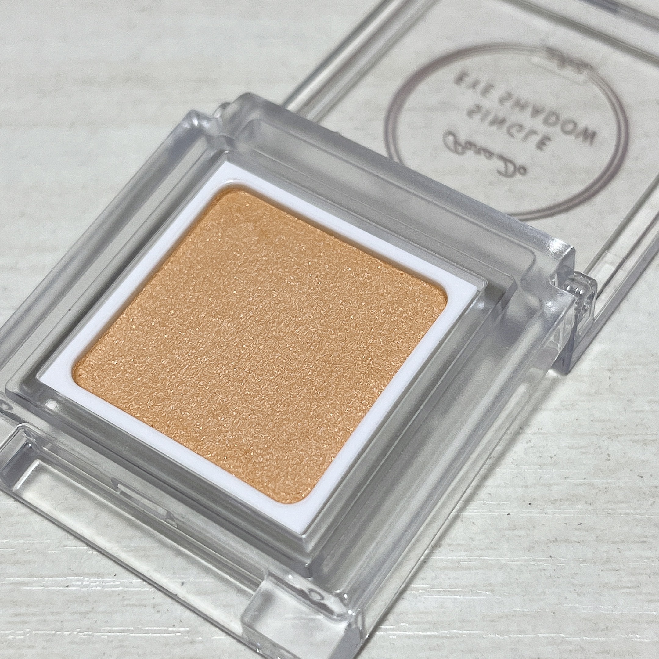 パラドゥ シングルアイシャドウ	 YE01 イエロー/パラドゥ/単色アイシャドウを使ったクチコミ（2枚目）