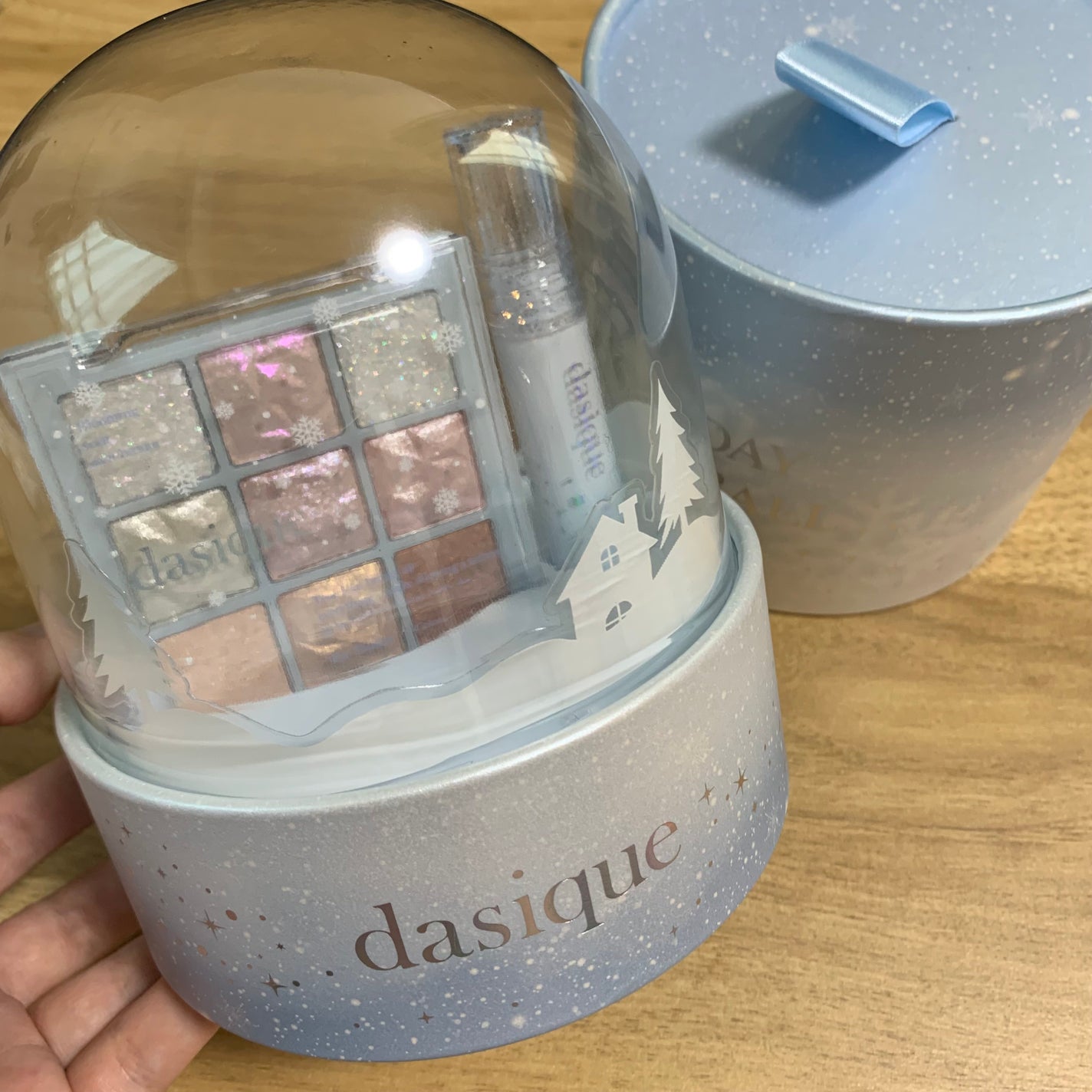 コスメ大好きマン。 on LIPS 「dasique2023ホリデーみた瞬間、購入を即決。。ラメラメ..」(2枚目)