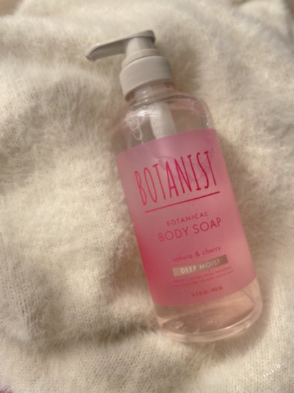 ボタニカルボディーソープ ディープ  サクラ&チェリーの香り(ディープモイスト)/BOTANIST/ボディソープを使ったクチコミ(3枚目)