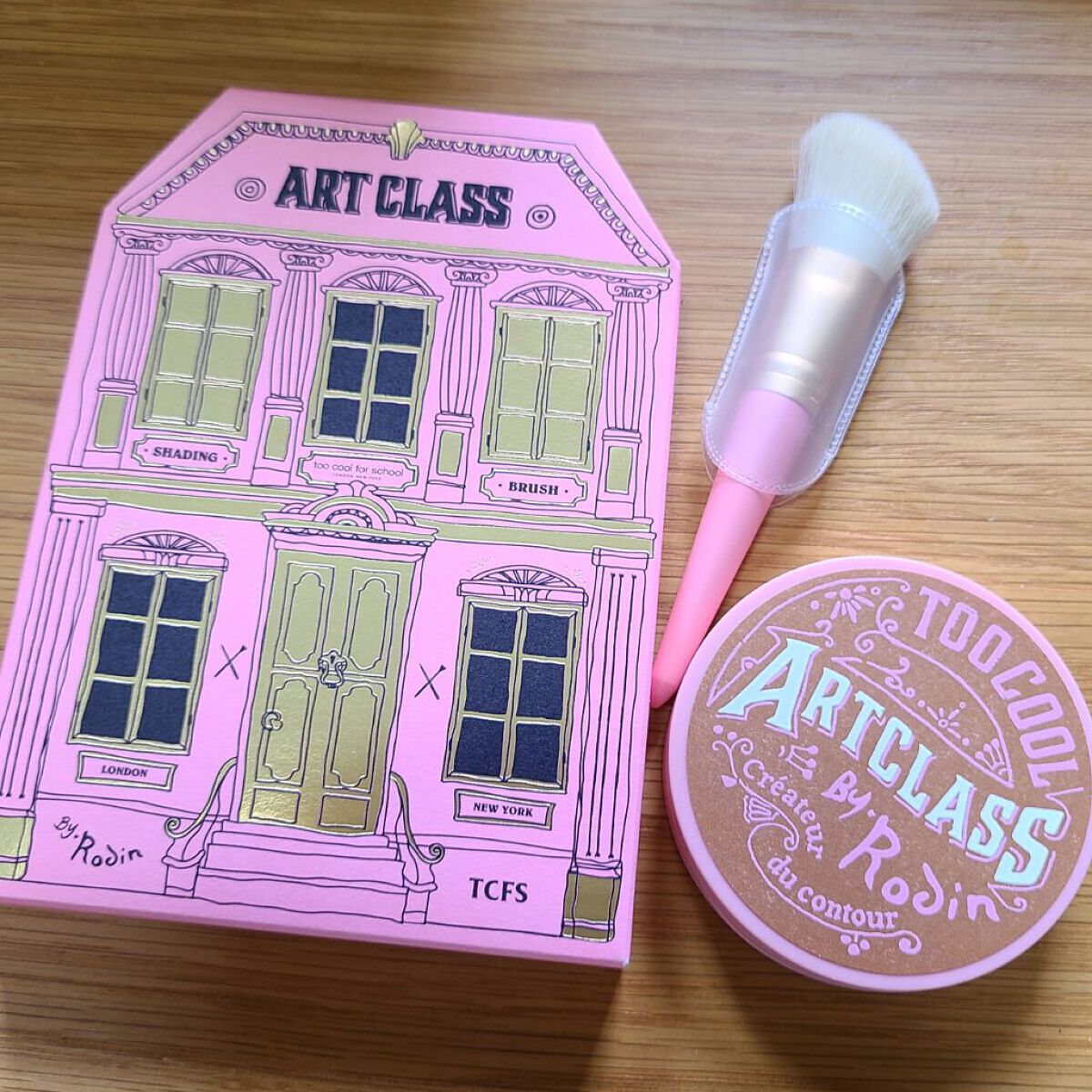 ⚠酷評注意⚠
個人的には合わなかったかも…😭


✼••┈┈••✼••┈┈••✼••┈┈••✼••┈┈••✼


『too cool for school　
アートクラスバイロダン ブティックエディション
01クラシック』


シェーディ